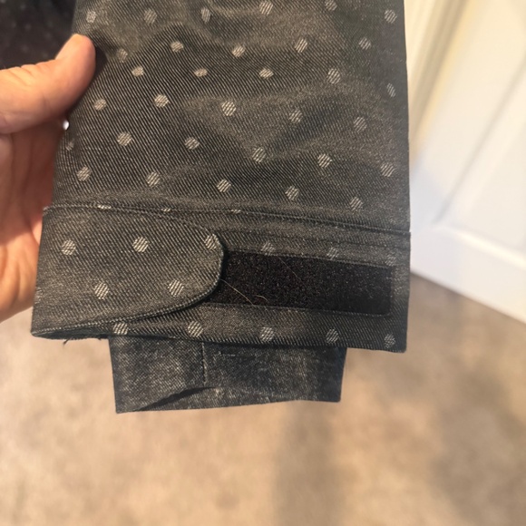 Ride Women's Ski/snowboard Jacket (Like New) - Picture 9 of 14